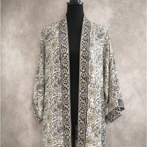 Max Studio Black and White Patterned Blouse